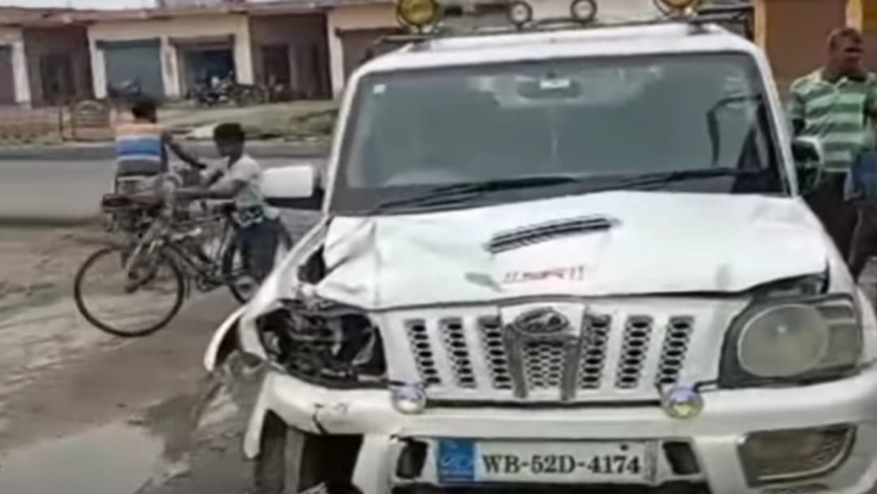 Three youths riding a bike collided with a car in Khagaria, two killed, one injured