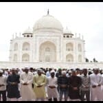 ताजमहल की शाही मस्जिद में हुई नमाज
