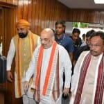 पटना एयरपोर्ट पर गृह मंत्री का स्वागत किया गया।
