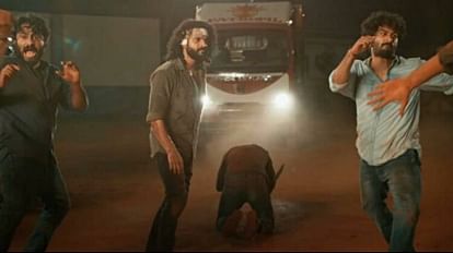RDX Teaser: एंटनी वर्गीस की फिल्म 'आरडीएक्स' का धमाकेदार टीजर जारी, इस दिन सिनेमाघरों में फिल्म देगी दस्तक RDX Teaser Out know the release date of Shane Nigam Antony Varghese and Neeraj Madhav starrer film here