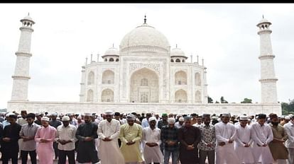 Namaz in the royal mosque of Taj Mahal in agra