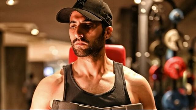 Akshay Oberoi real challenge to appear on screen with Hrithik Roshan in Fighter actor achieved curvy muscles