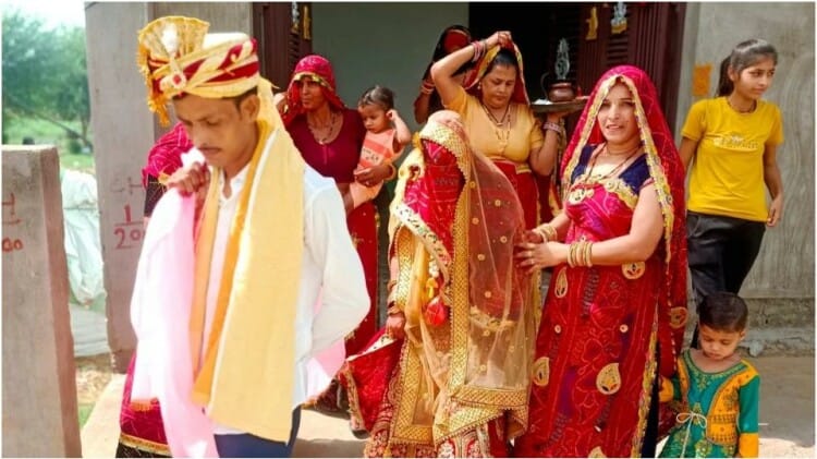 Rajasthan: पति ने अपनी पत्नी की चार शादियां करवाईं, लेकिन अब पुलिस ने किया गिरफ्तार, जानें क्यों कर रहा था ऐसा Alwar fraud assam bride and her husband arrested 4 marriages looteri dulhan Rajasthan Hindi News