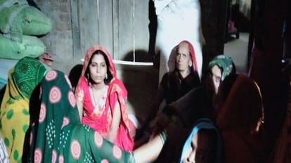 husband died in road accident after 12th day of wedding in jaunpur