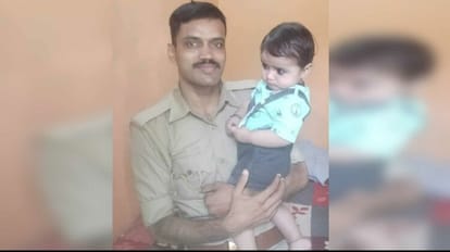 महराजगंज: ड्यूटी के दौरान फांसी के फंदे से लटका मिला सिपाही का शव, सुसाइड नोट में मिली वजह dead body of constable found hanging from noose while on duty in Maharajganj