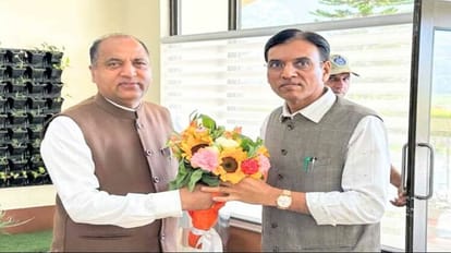 Kullu: केंद्रीय स्वास्थ्य मंत्री मनसुख मांडविया तीन दिवसीय कुल्लू दौरे पर मनाली पहुंचे, अटल टनल निहारी Union Health Minister Mansukh Mandaviya reached Manali on a three-day visit to Kullu district