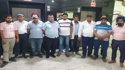 अवैध तरीके से ऑटो चालकों के परमिट ट्रांसफर करवाने वाले 14 लोग गिरफ्तार