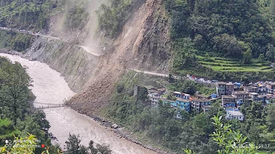Uttarakhand Weather so far more than 1500 roads were closed and seven bridges damaged after monsoon rain