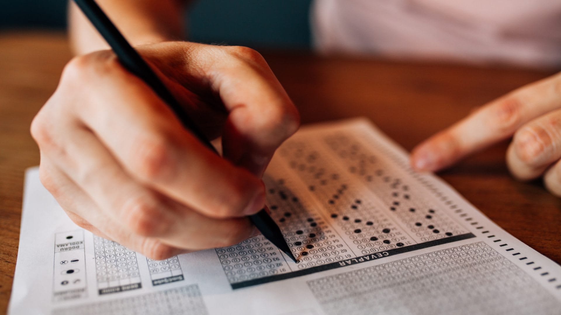 Ajab-Gajab: Chinese millionaire fails 27th attempt at passing university entrance exams