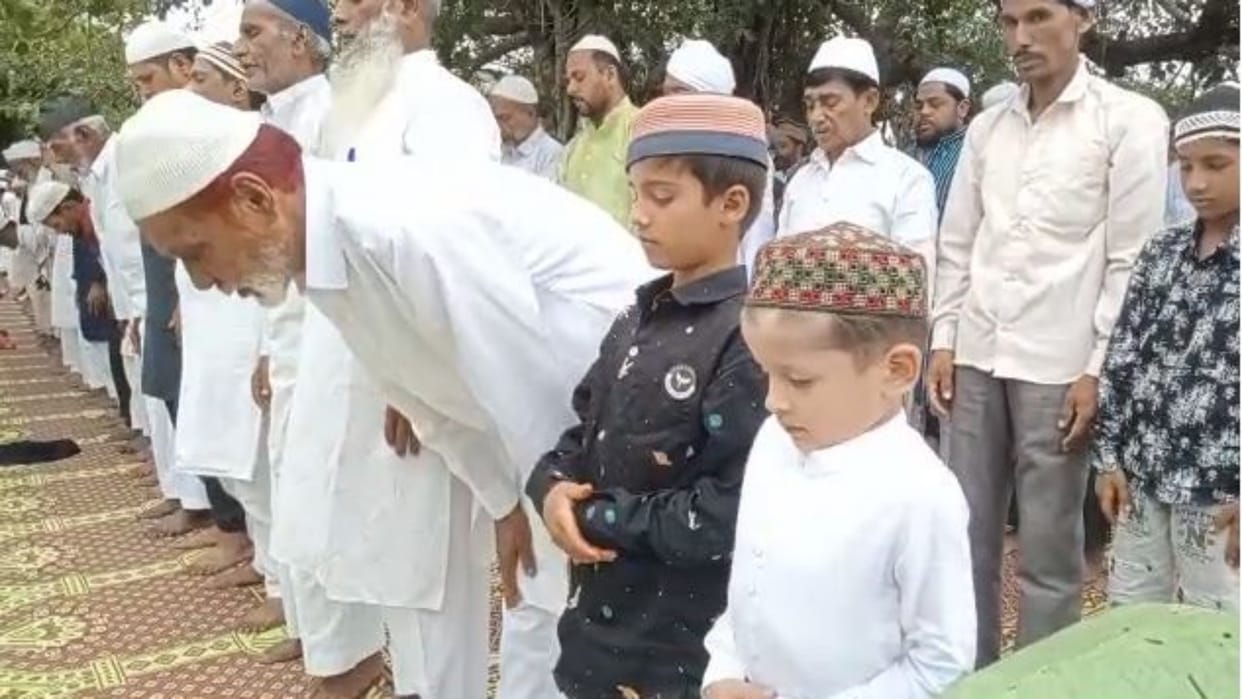 Eid-ul-Azha prayers offered at Agar Malwa Idgah prayers for peace sought for the country
