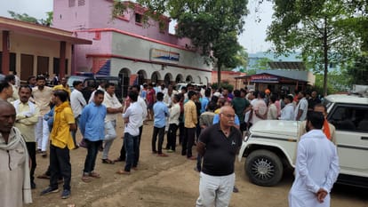Double murder in Ghazipur family mournful screams echoed instead of Mangal geet