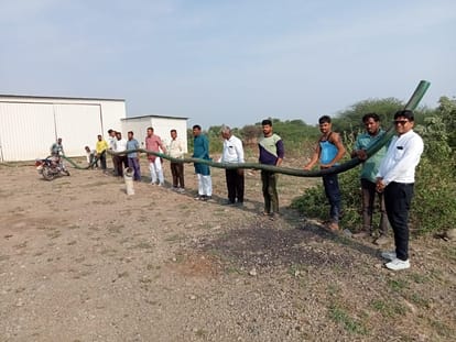 Ujjain: Administration got tough against chemical shed in Shipra river, broke godown and underground pipeline