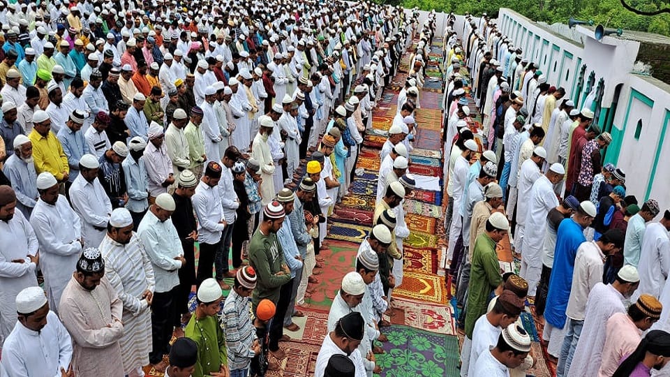 6 zones for Eid prayers, district divided into 30 sectors