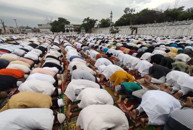 Eid Ul Adha: people prayer for peace and Harmony, read latest news live from Meerut