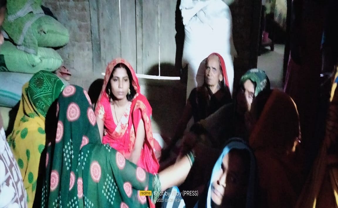 husband died in road accident after 12th day of wedding in jaunpur