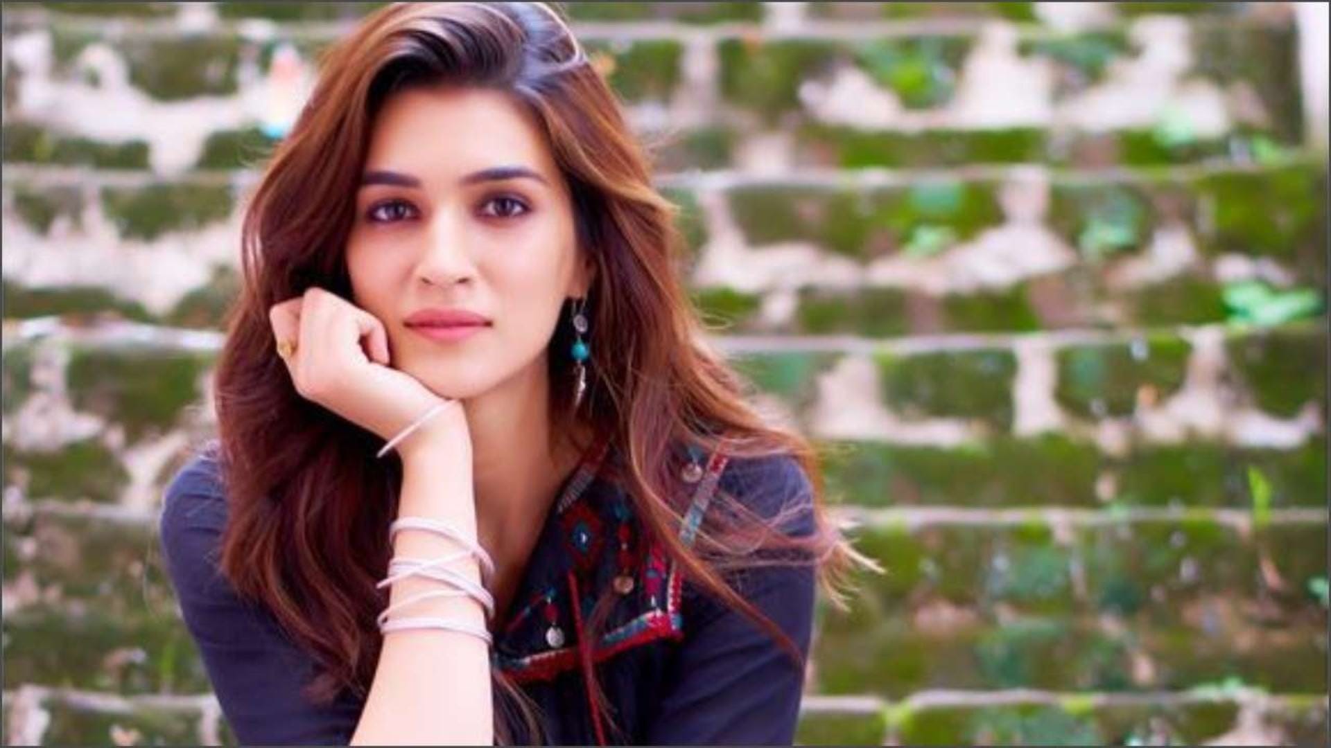 Will Kriti Sanon become a director after successful actress producer know The Crew star brilliant answer