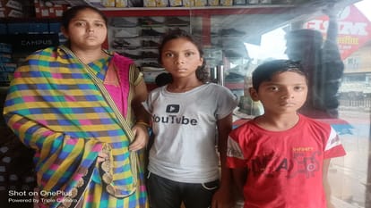 Thieves raided the house in front of the police post, looting lakhs by taking the businessman along with his f