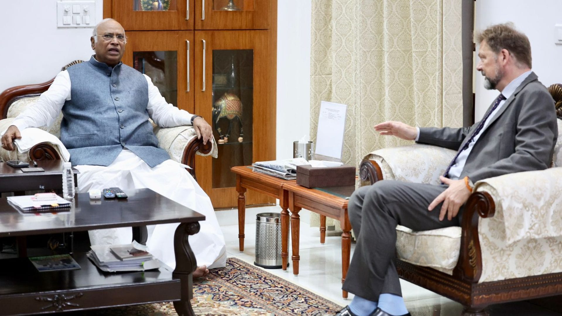 Mallikarjun Kharge meets German Ambassador, Australian High Commissioner at his residence updates