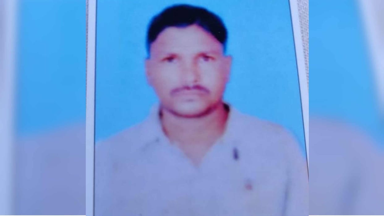 dead body of a young man found in field at Gorakhpur