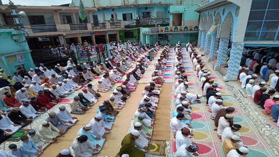 people offered namaz at Eidgah and masjid on bakrid