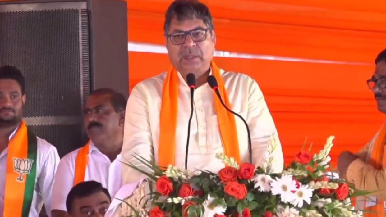 Satish Poonia angry over breaking JP Nadda's helipad in Nadbai