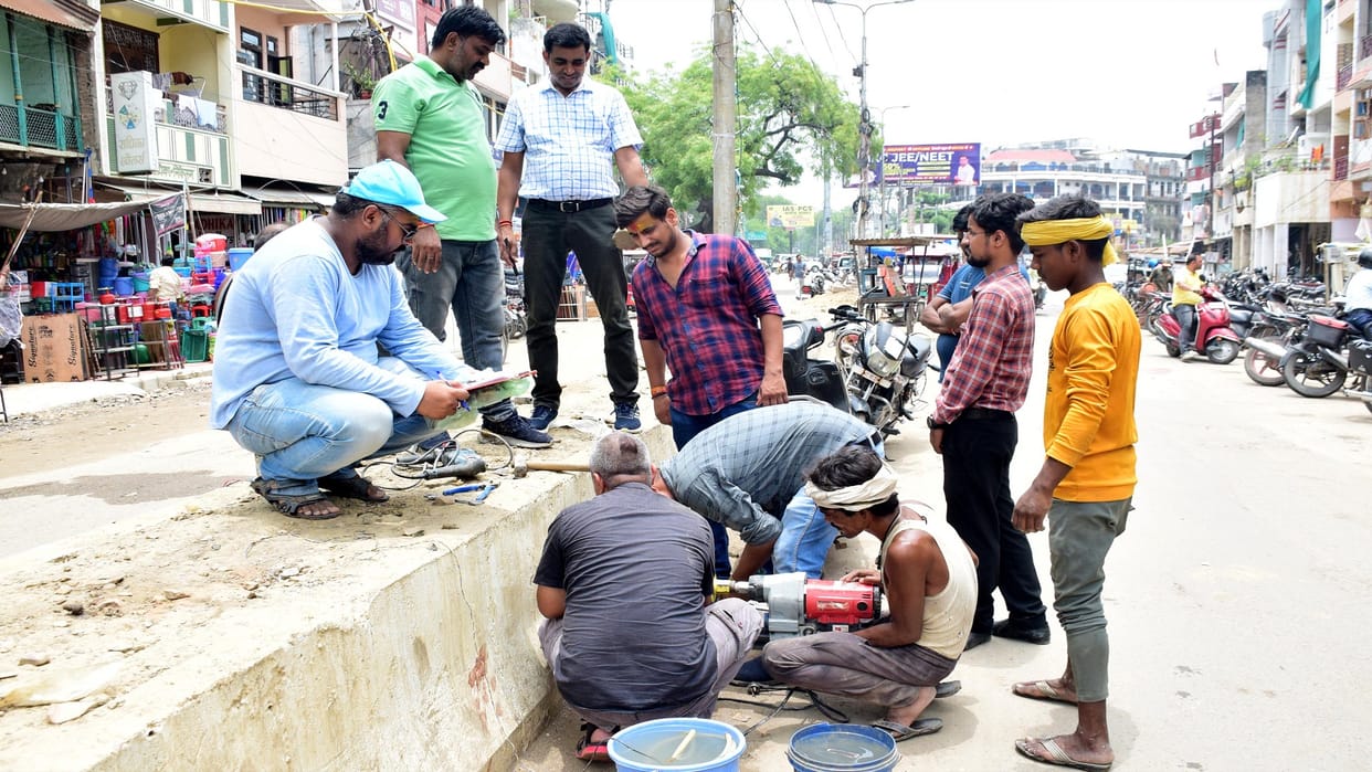 IIT BHU team took samples of dividers and other construction works