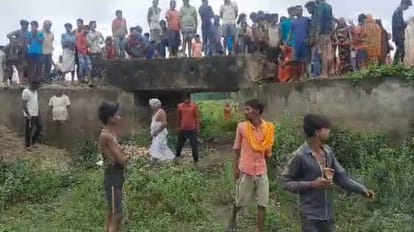 Bihar :पति ने पत्नी को मार डाला, पुल के नीचे फेंकी लाश; मायके वाले बोले- अवैध  संबंध का विरोध करती थी - Bihar: Husband Kills Wife In Madhepura, Body  Thrown Under Bridge;