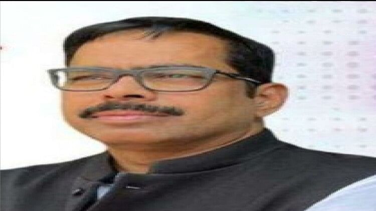 छत्तीसगढ़ पाठ्य पुस्तक निगम के पूर्व जीएम AK गिरफ्तार: 3 साल से थे फरार, रिश्तेदारों को 98 लाख बांटने का आरोप