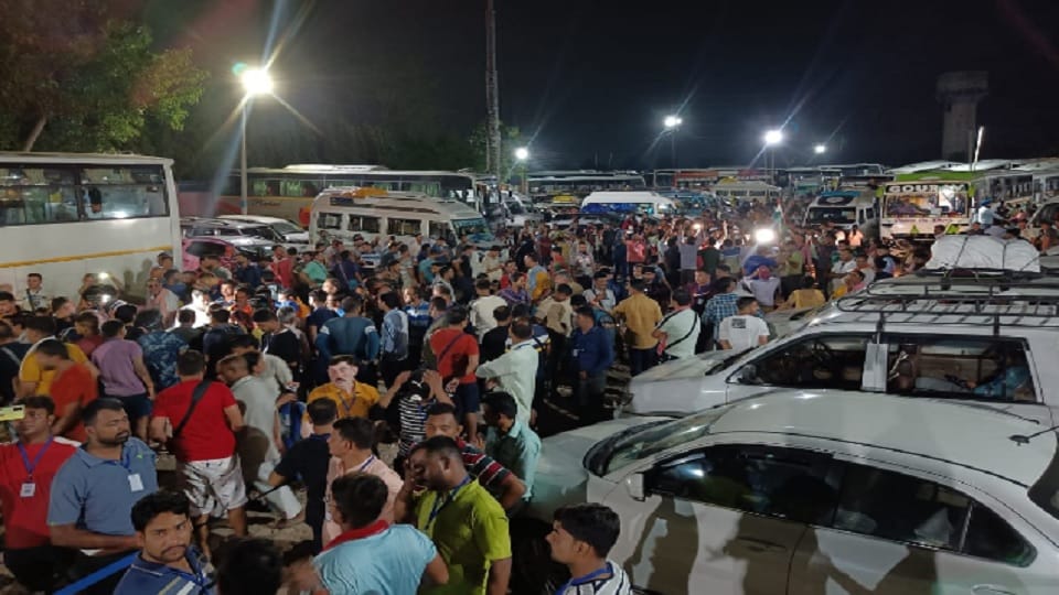 Amarnath Yatra 2023: First batch of Amarnath Yatris leaves from Jammu amidst tight security