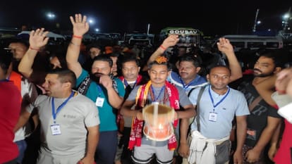 Amarnath Yatra 2023: First batch of Amarnath Yatris leaves from Jammu amidst tight security