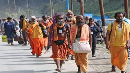 Amarnath Yatra 2023: Har Har Mahadev echoes as soon as the first batch reaches the valley