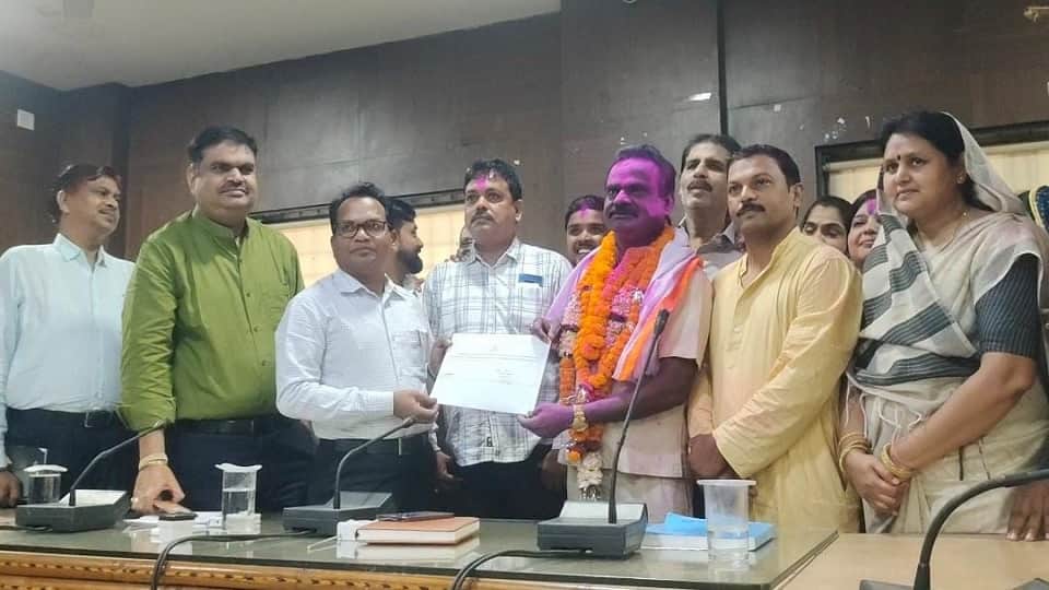 बेमेतरा नगर पालिका से कांग्रेस के धरम वर्मा ने दर्ज की जीत