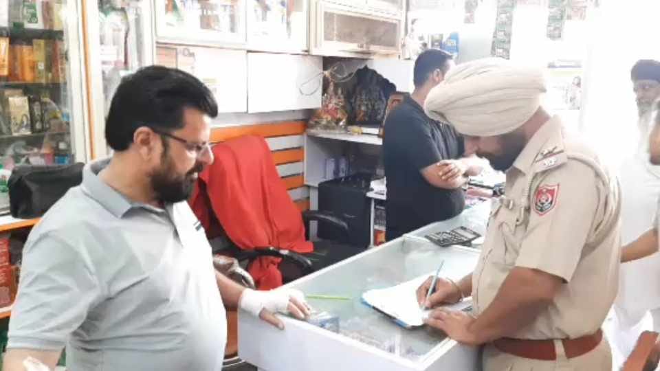 Loot with grocery merchant in Kapurthala of Punjab