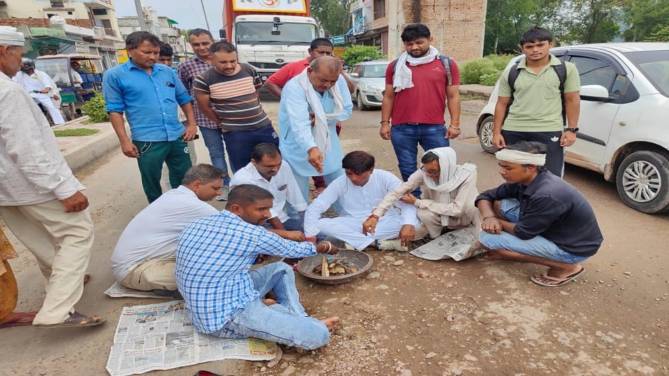 Havan performed in pits made on roads in Sonipat