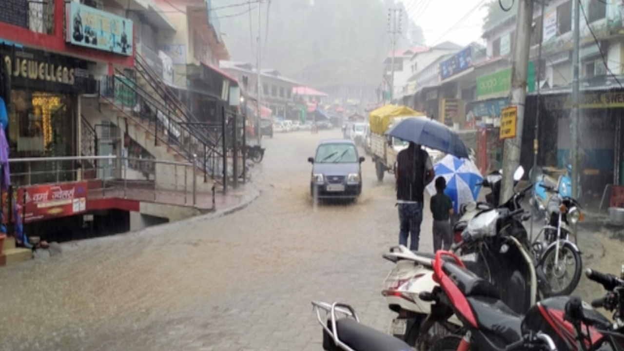 Havoc of rain: 63 deaths in Himachal, fierce form of weather from UP to Punjab and Delhi also submerged;