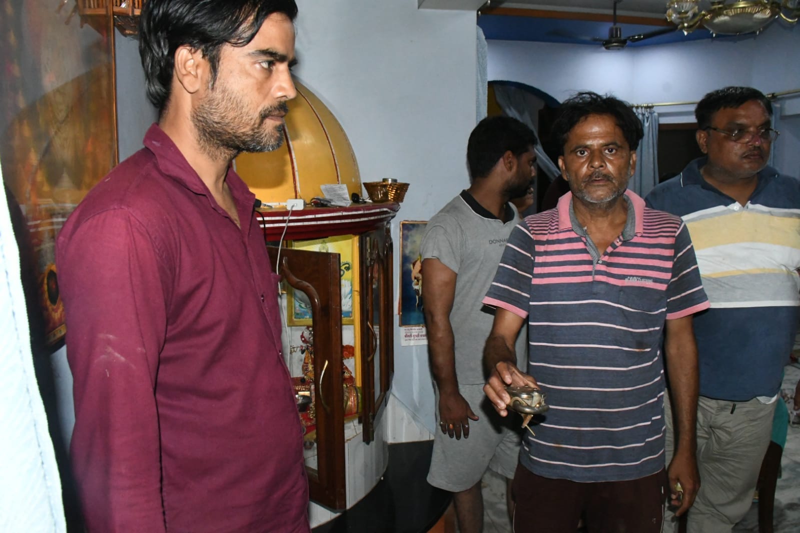 Robbery by taking businessman's family hostage in Kannauj, miscreants captured in CCTV