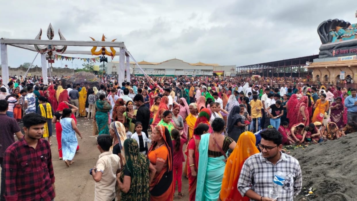 MP News Mahakumbh of devotees held at Kubereshwardham diversion of heavy vehicles on Indore-Bhopal highway