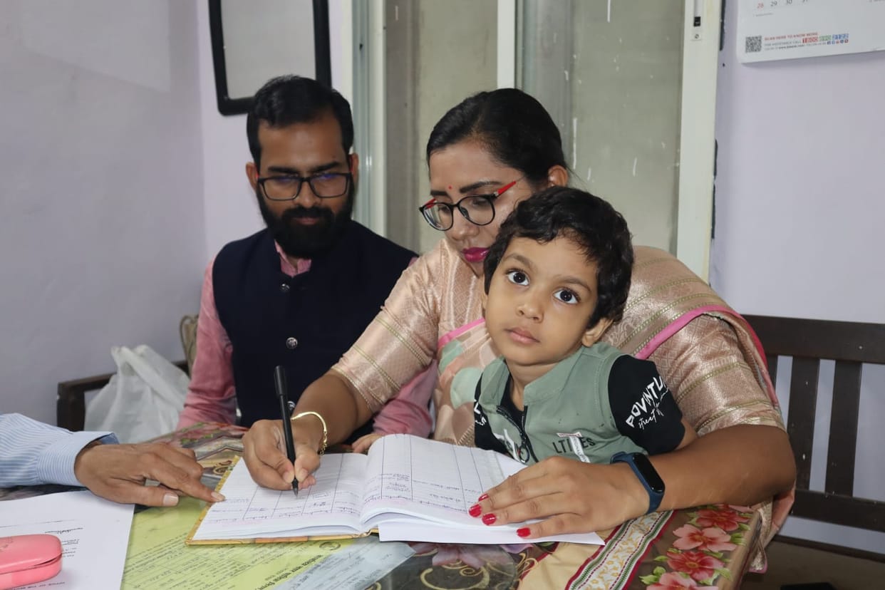 MP News: Deputy Collector Nisha Bangre told the government-administration negative force, government house eva