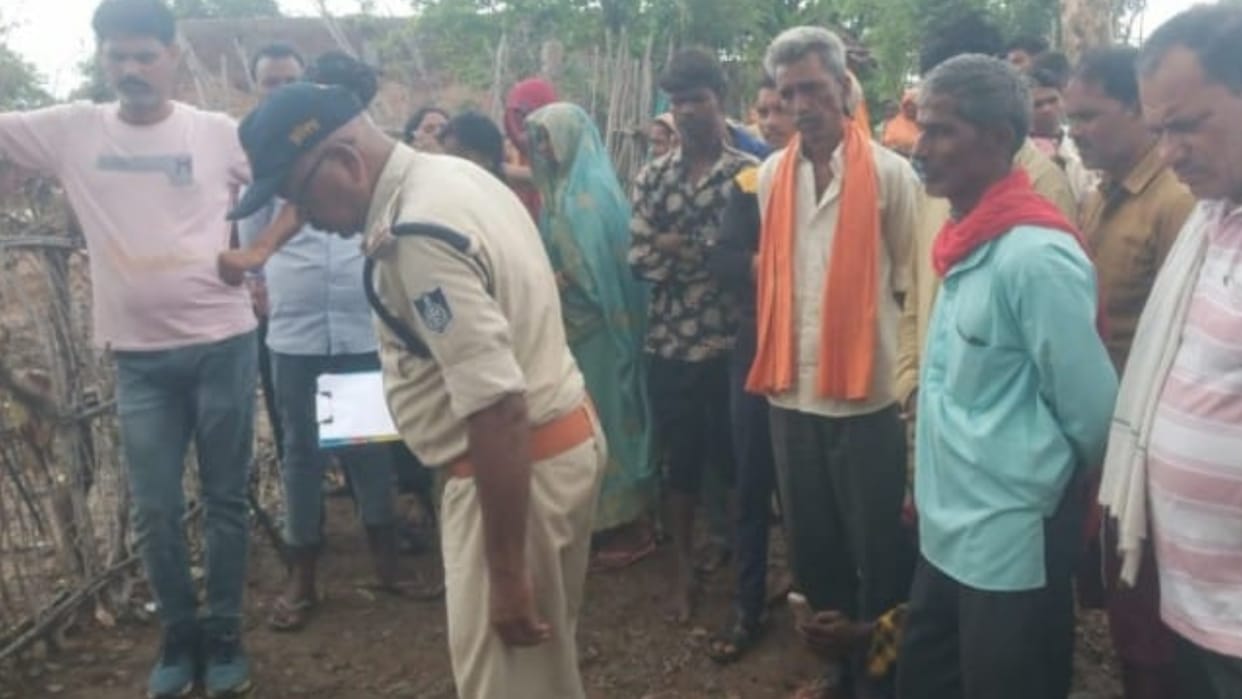 Umaria: Brutal murder of a woman in a water dispute, accused absconded after the incident