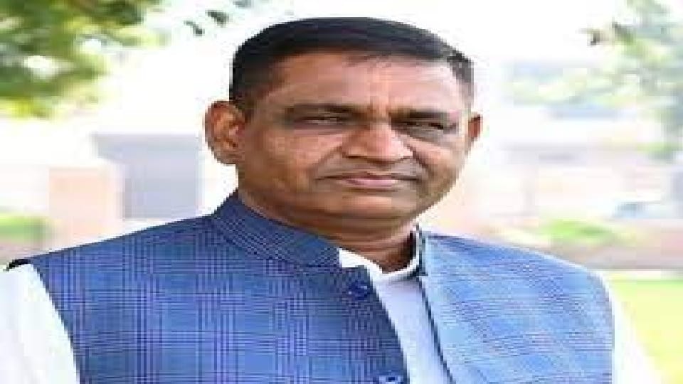 Former MLA Ramniwas Ghorela said to supporters in Hisar, Jogiram is my brother, you will not say death to him