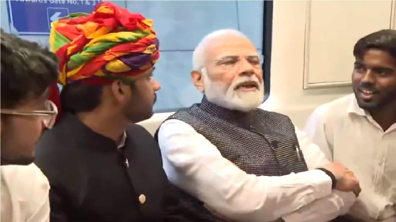 PM Narendra Modi reached Delhi University by metro interacted with passengers inside metro