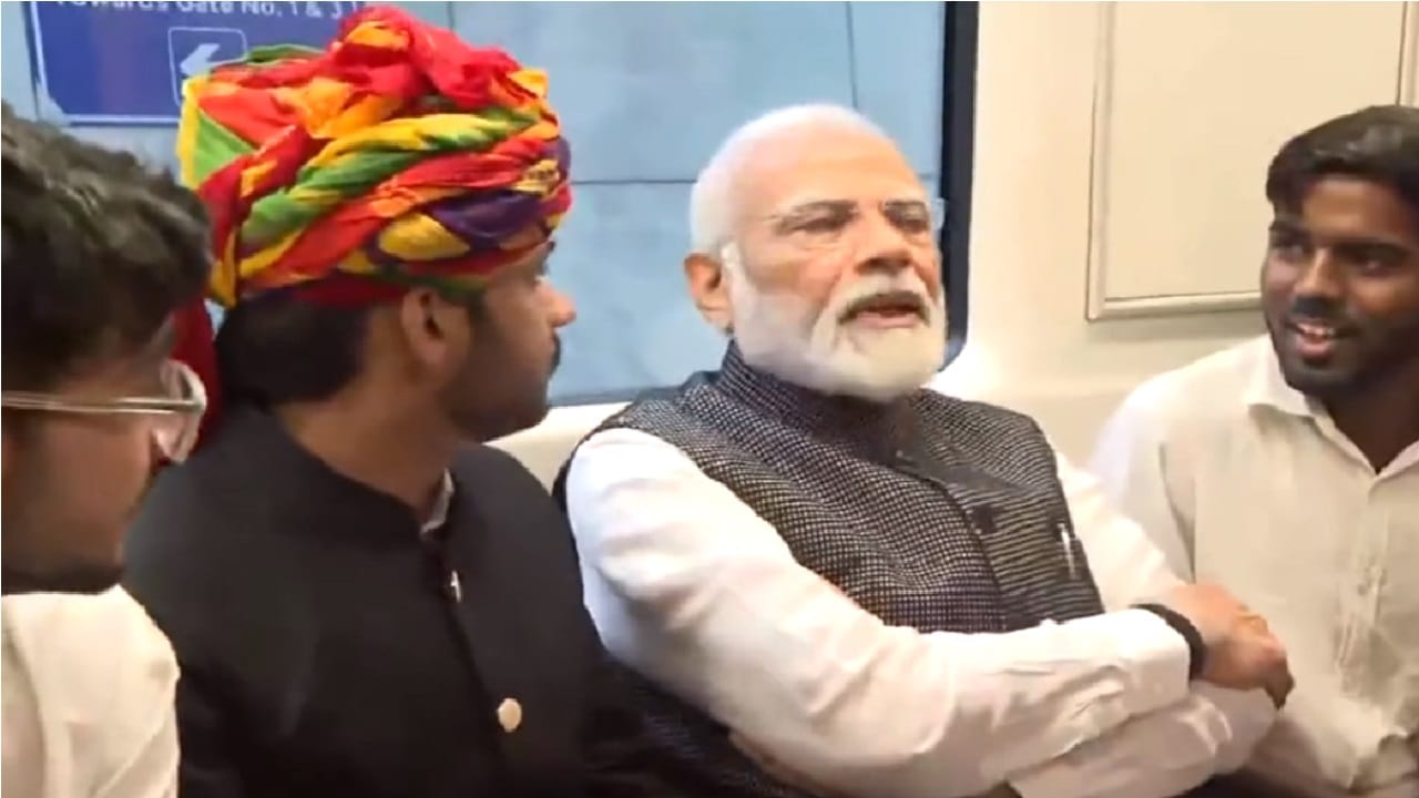 PM Narendra Modi reached Delhi University by metro interacted with passengers inside metro