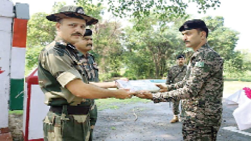 jammu kashmir: Army exchanges sweets with Pakistani Rangers on Eid, agrees to maintain peace