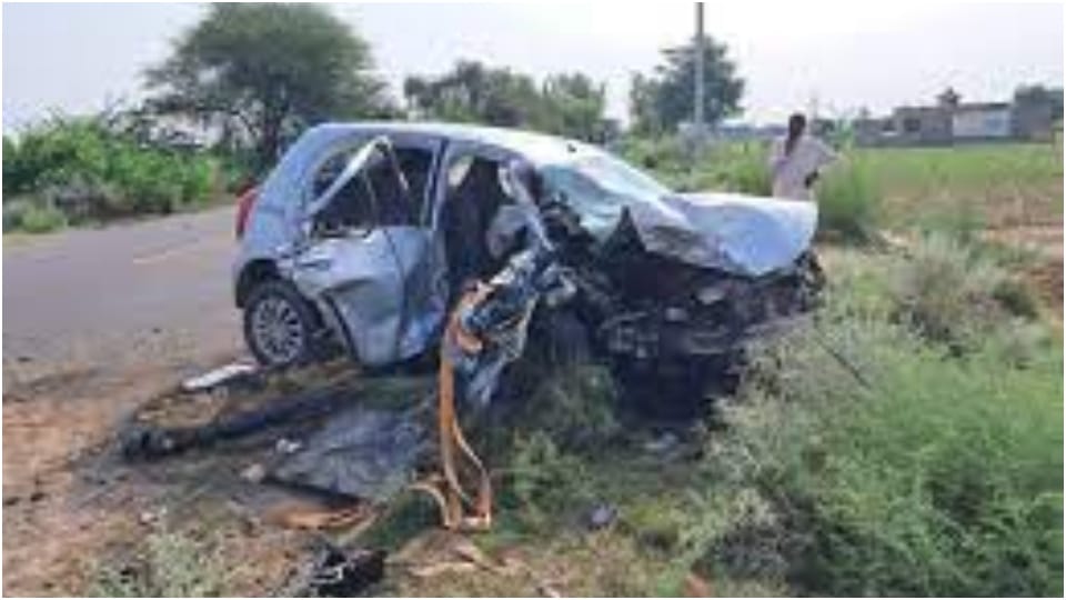 Three killed and three injured in two car collision in Hanumangarh Road Accidentss