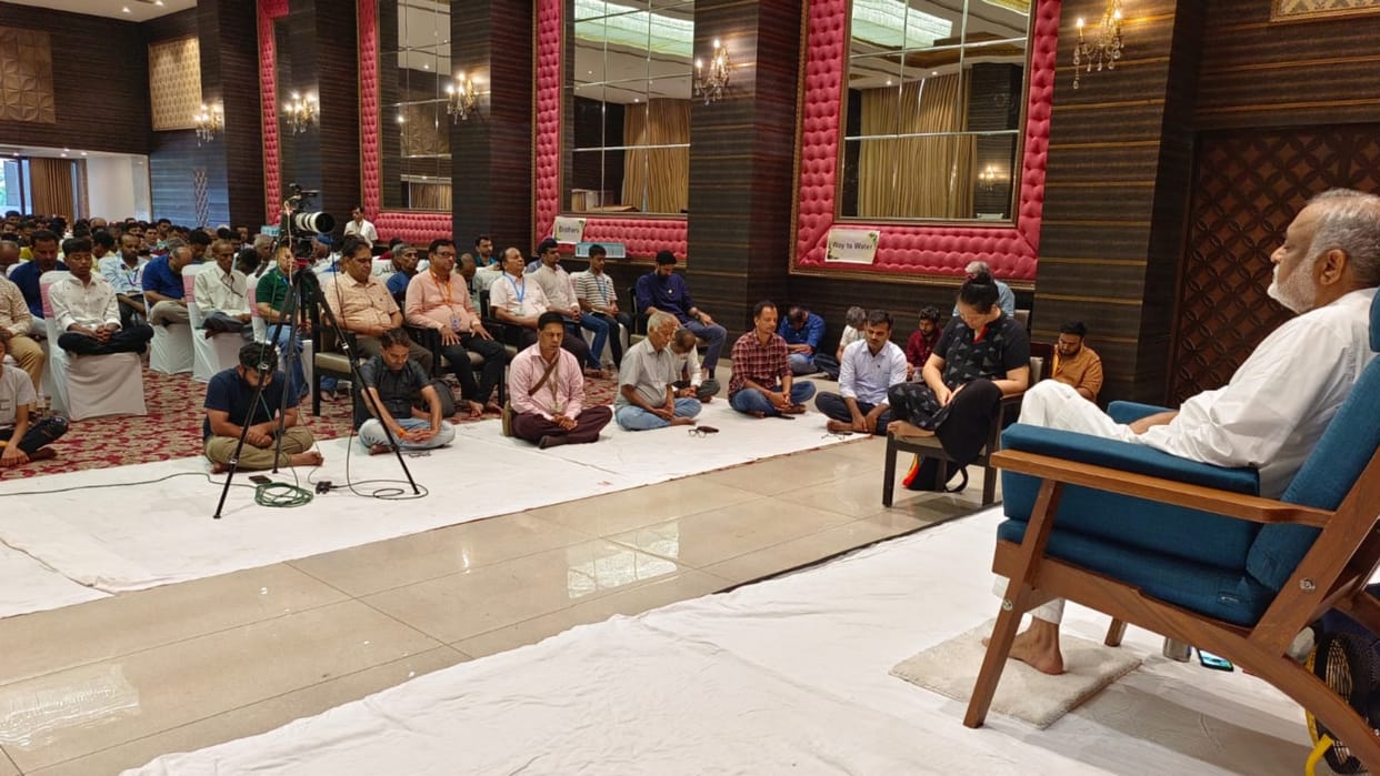 Ujjain Kamlesh Patel reached Ujjain after teaching yoga based on heart in 160 countries