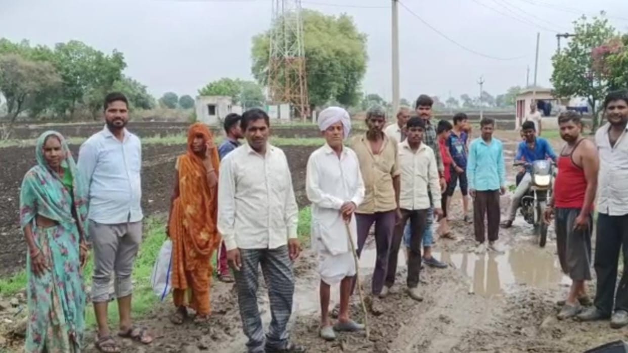 Ujjain News road connecting Sutarkheda village to the main road is in a state of disrepair