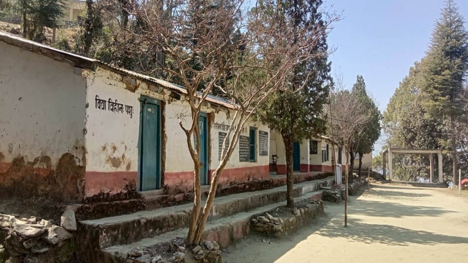 Uttarakhand News truth of schools more than 100 schools do not have their own buildings