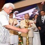 श्रीनगर में कार्यक्रम के दौरान सीजेआई डीवाई चंद्रचूड़ और एलजी सिन्हा
