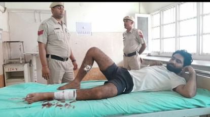 Bhiwani: सीआईए ने बदमाश अजय गुर्जर को साथी सहित घायल अवस्था में किया गिरफ्तार, शराब ठेकेदार को मारी थी गोलियां Bhiwani CIA arrested crook Ajay Gurjar in injured condition along with his accomplice