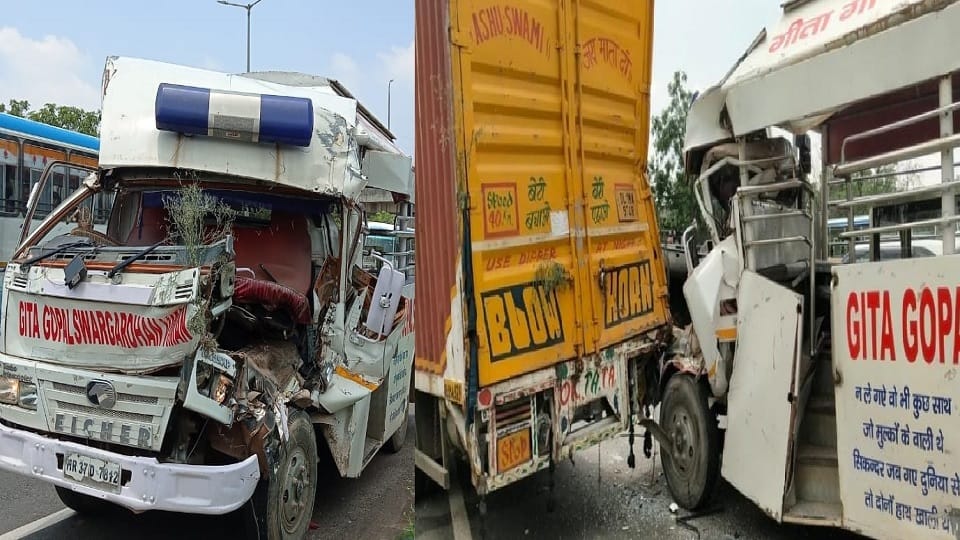 Road accident in Ambala, dead body going for cremation collided with truck standing on highway